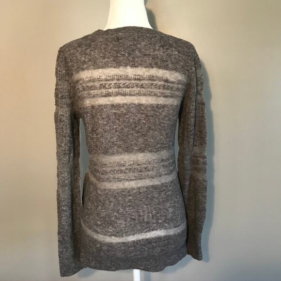 NWT New York Laundry Lightweight Crew Neck Gray Wool Blend Sweater Small - Picture 3 of 4